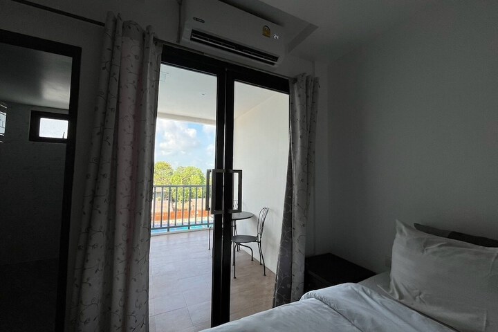 Room 13 of 61