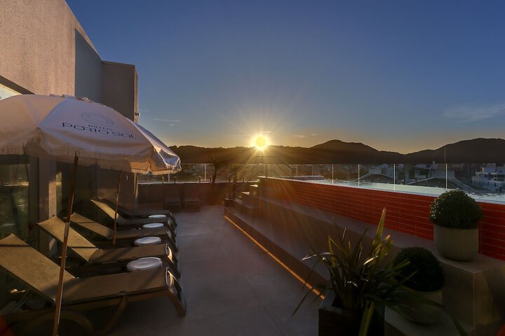 Pool Hotel