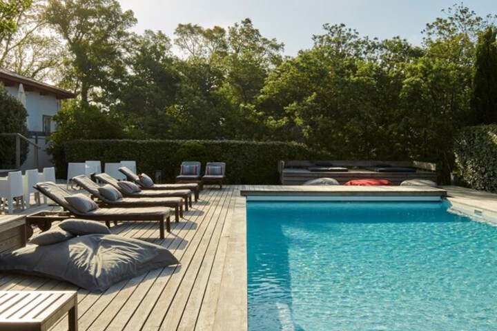 Pool 20 of 41