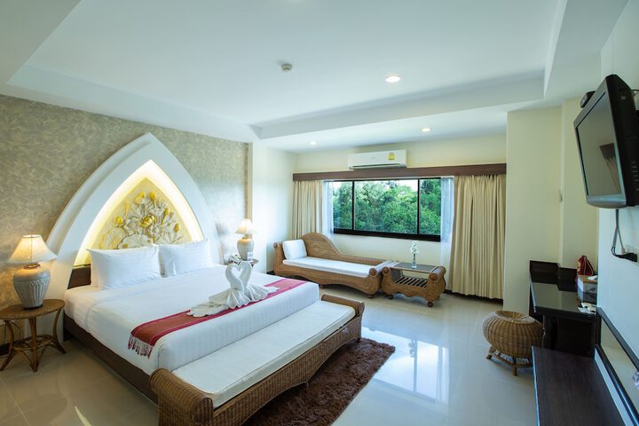 Room 37 of 183