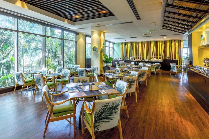 Dining 90 of 124