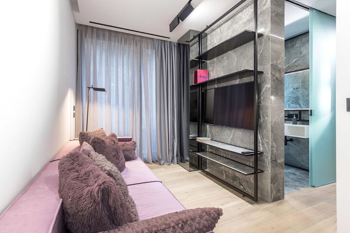 Room 9 of 182
