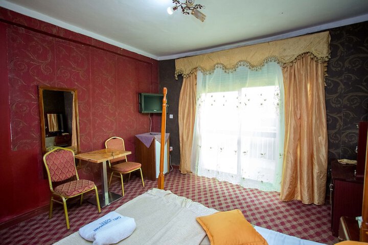 Room 22 of 35