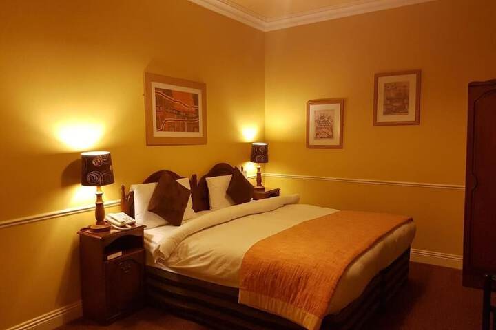 Room 12 of 27