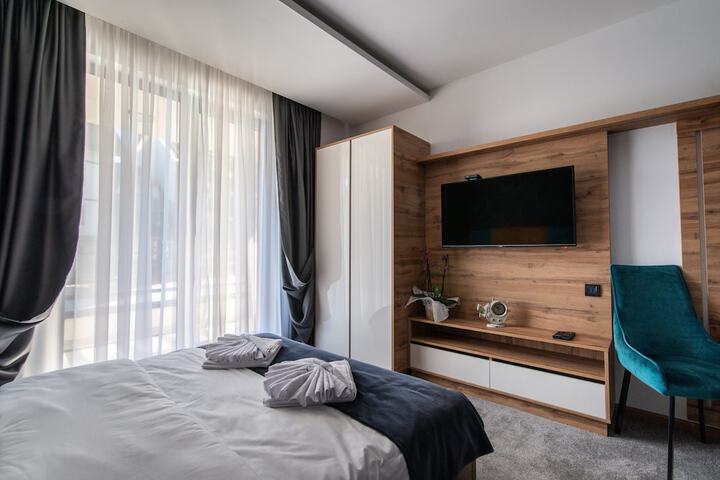 Room 6 of 50
