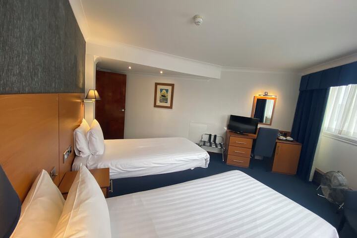 Room 57 of 102