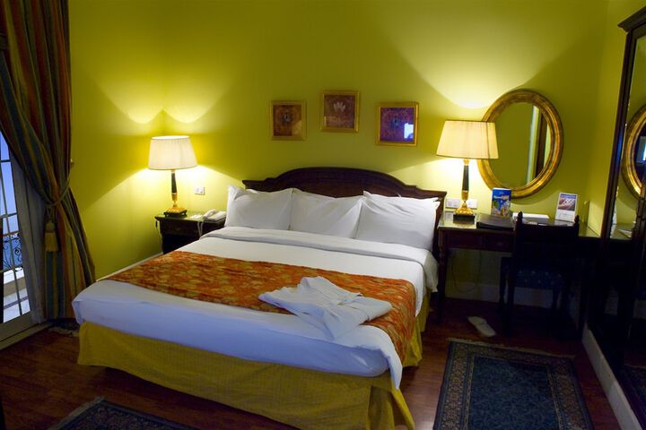 Room 10 of 41