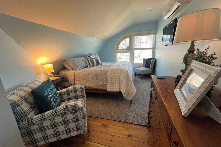 Room 81 of 297