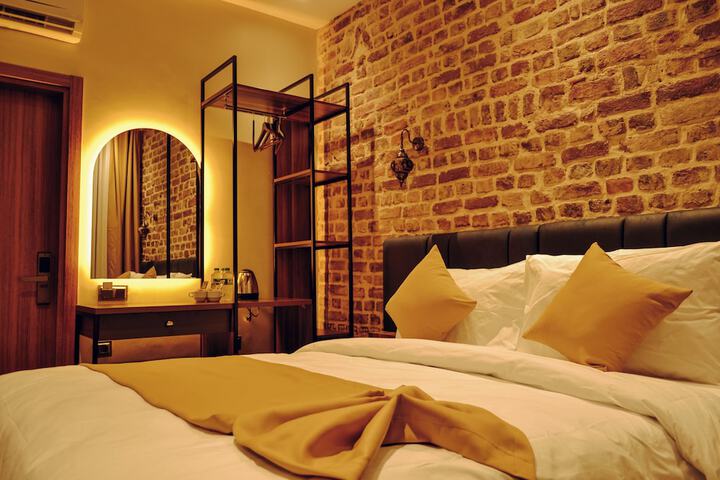 Room 28 of 54