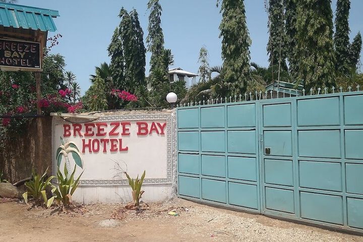 Breeze Bay Hotel Diani