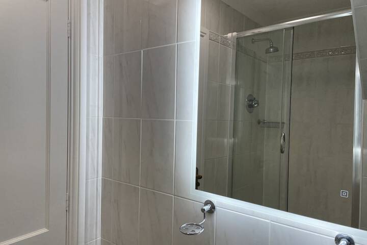 Room 73 of 116