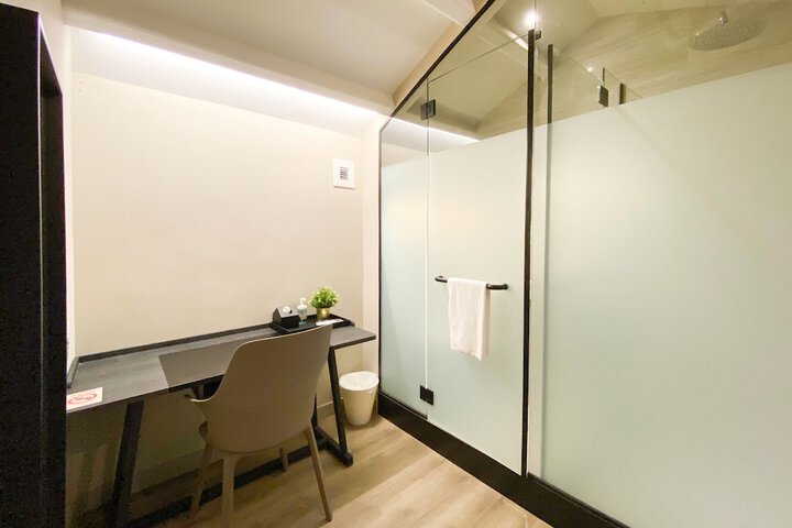 Room 20 of 85
