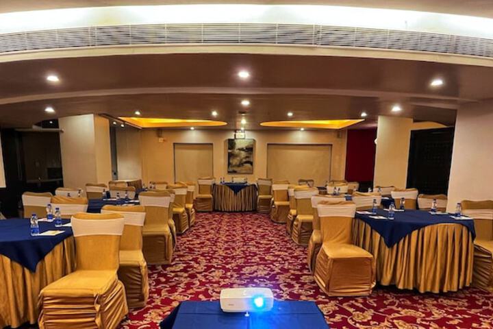 Ballroom/Hall 110 of 121