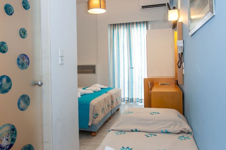 Room 26 of 40