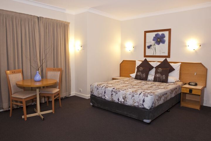 Room 5 of 34