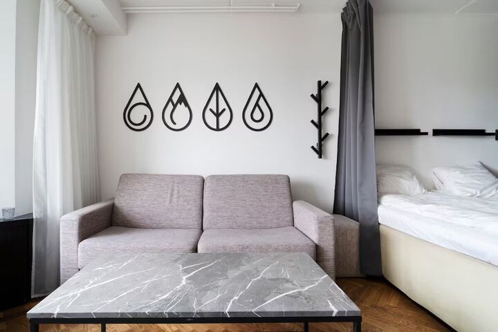 Room 65 of 865