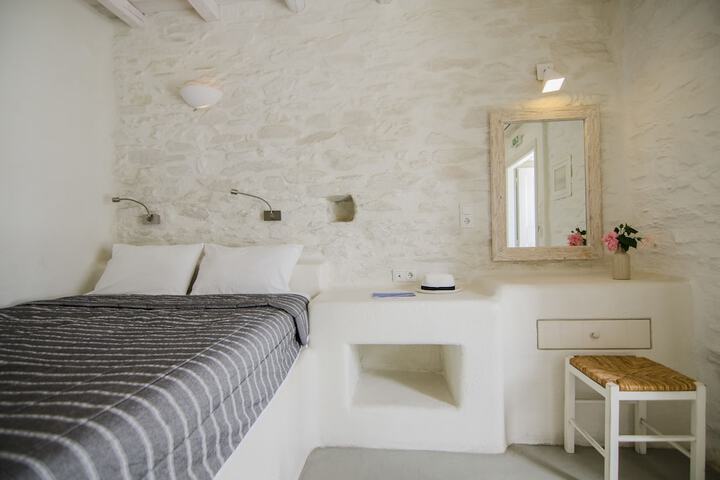 Room 15 of 142