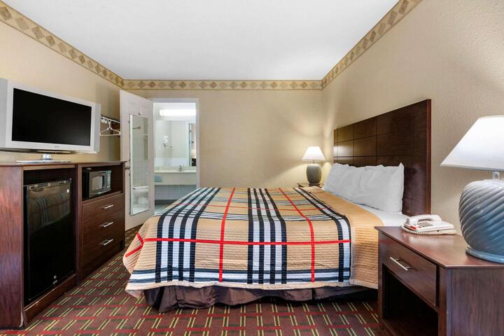 Upgrade King Bed (1 of 14)
