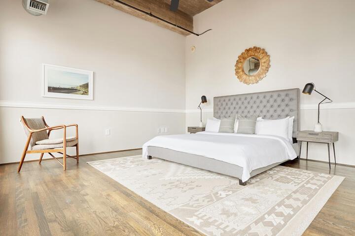 Image of Sonder The Hogg Palace