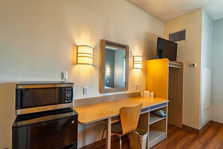 Room 34 of 53