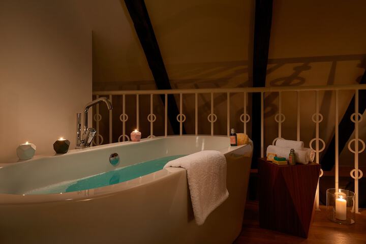 Room 4 of 30