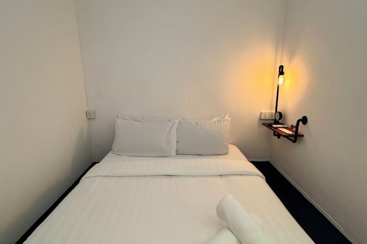 Room 10 of 122