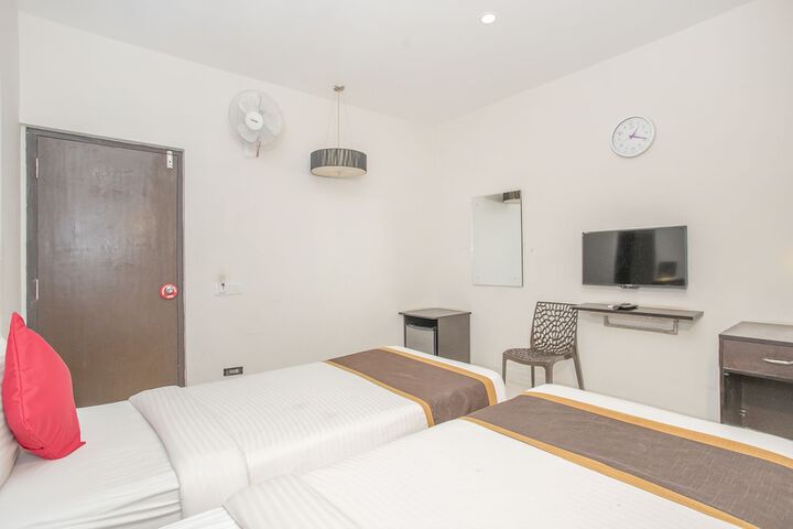 Room 10 of 20
