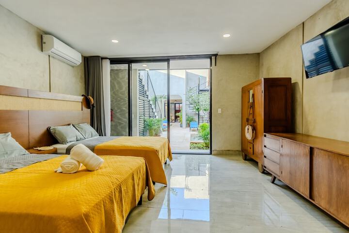 Room 8 of 28