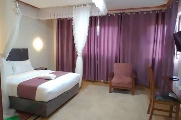 Room 5 of 19