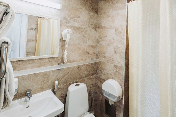 Room 35 of 79