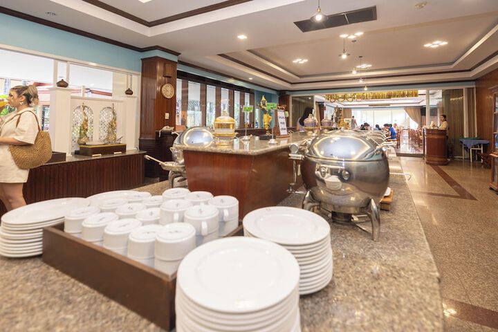 Breakfast/Coffee Service 83 of 98
