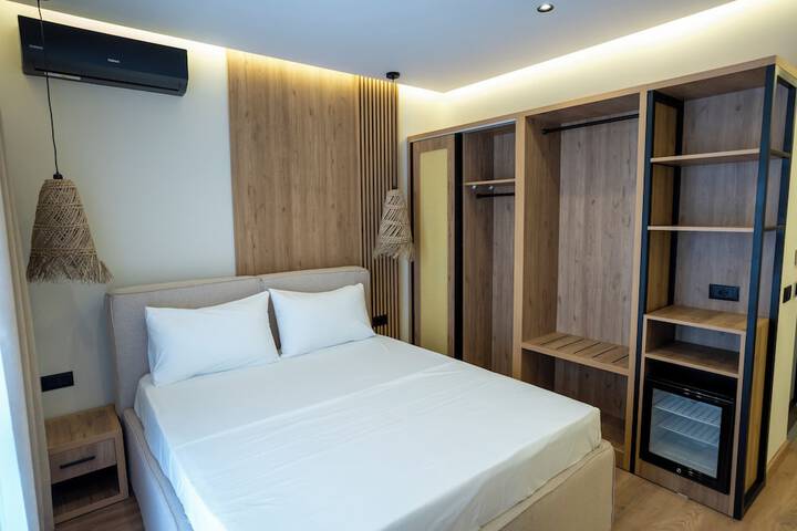Room 8 of 44