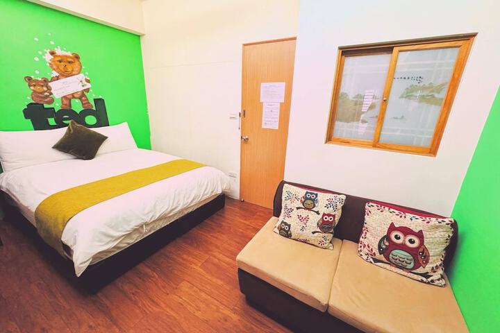 Room 22 of 38