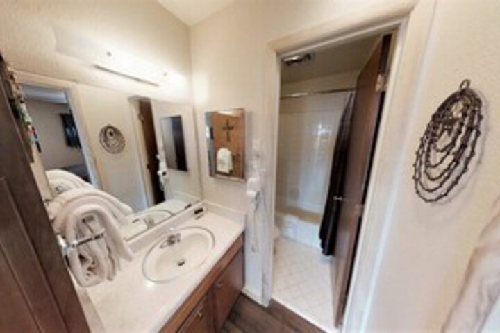 Room 5 of 21
