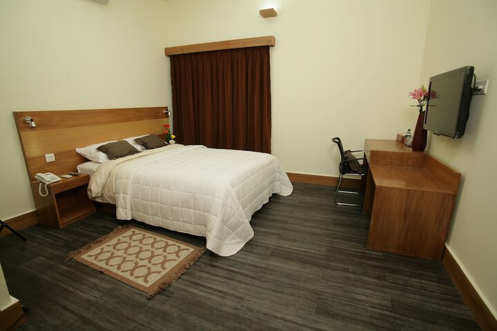 Room 3 of 35