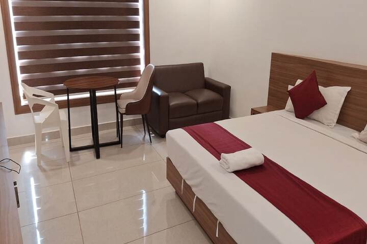 Room 10 of 26