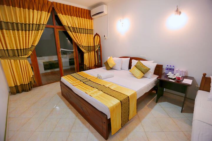 Room 14 of 19