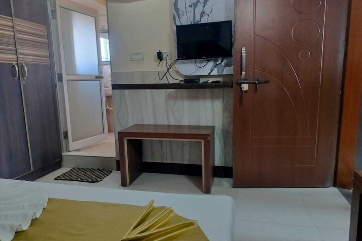 Room 10 of 46