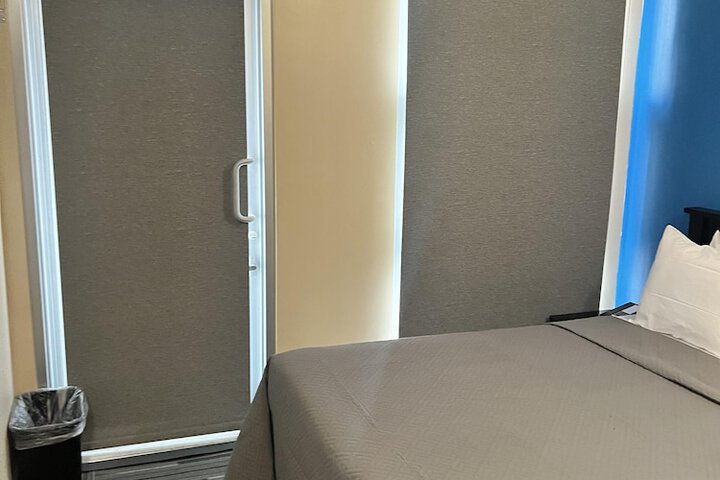Room 3 of 12