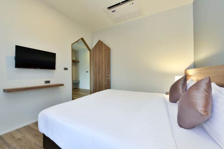 Room 14 of 50