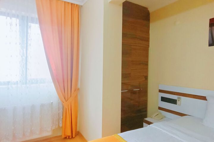 Room 8 of 69