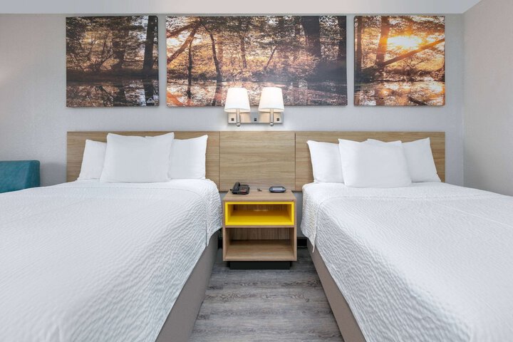2 Double Beds (6 of 11)