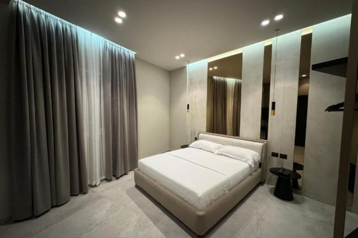 Room 25 of 62