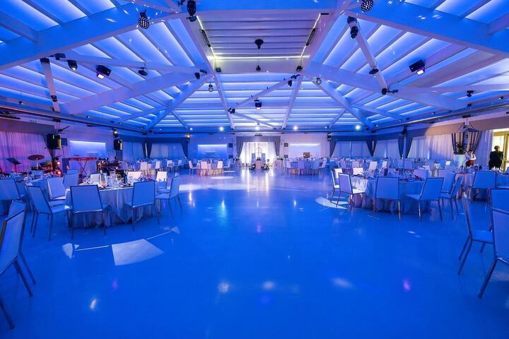 Ballroom/Hall 91 of 104