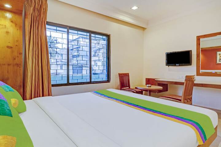Room 9 of 27
