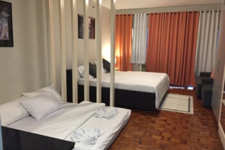 Room 30 of 103