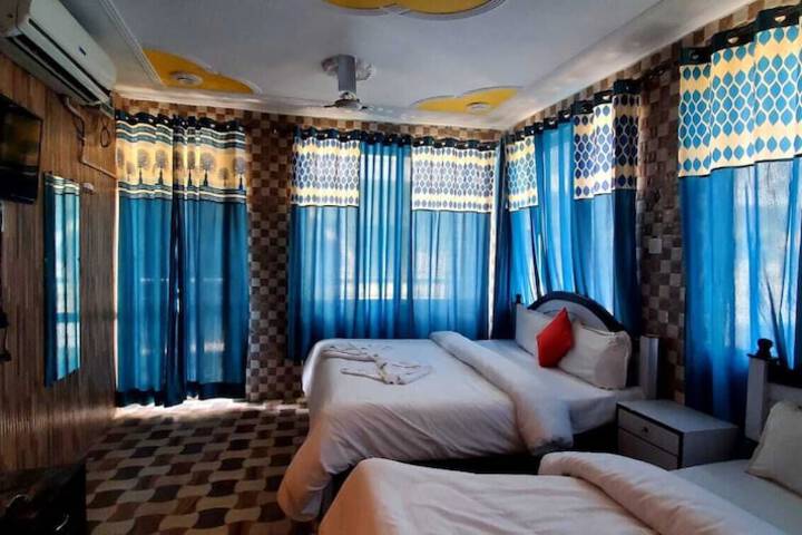 Room 4 of 22