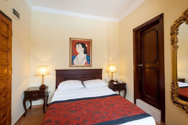 Room 19 of 120