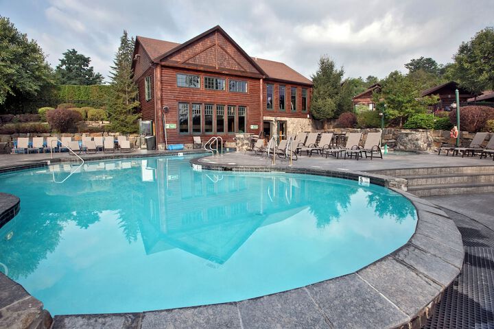 Pool Hotel