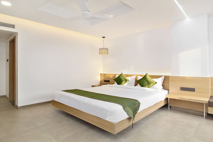 Room 11 of 21